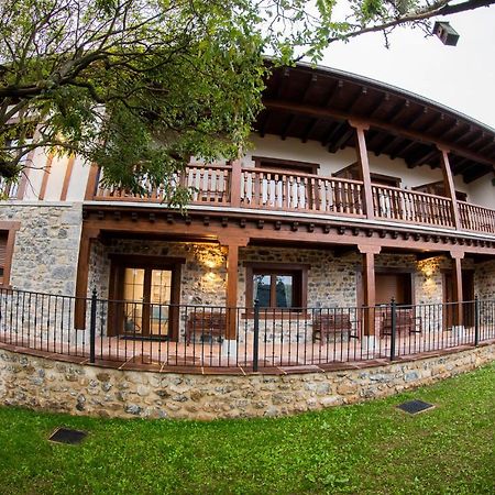 Apartamentos Los Picos De Europa Colio 外观 照片