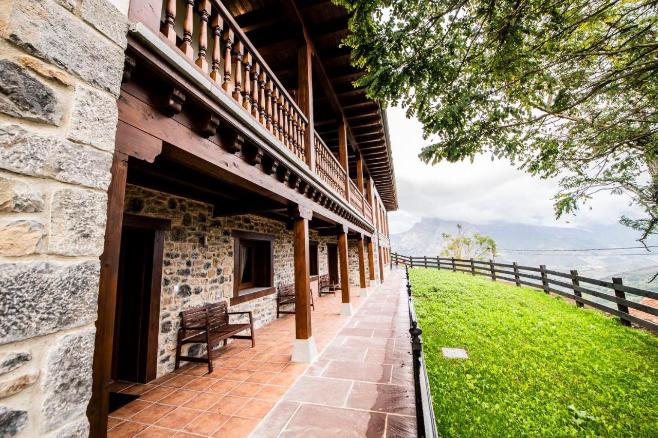 Apartamentos Los Picos De Europa Colio 外观 照片