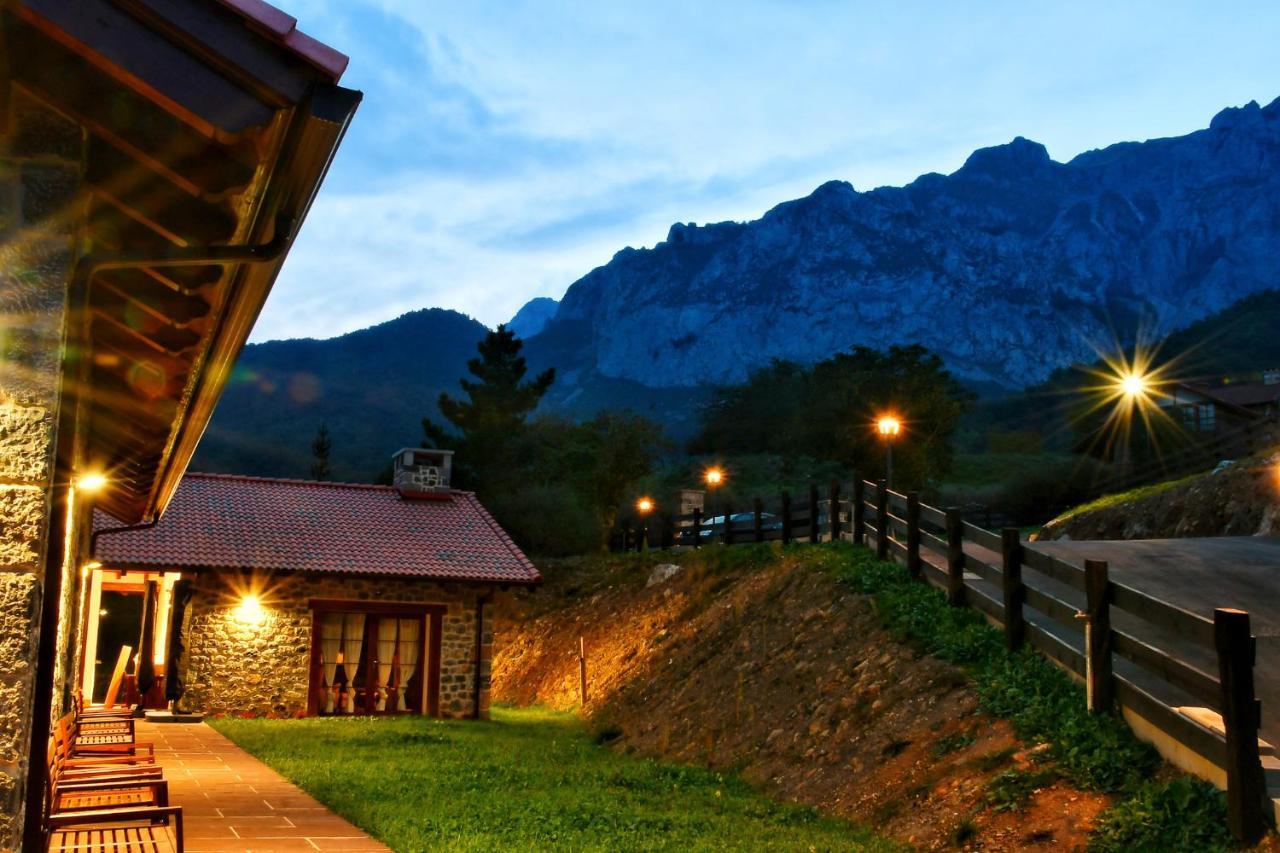 Apartamentos Los Picos De Europa Colio 外观 照片