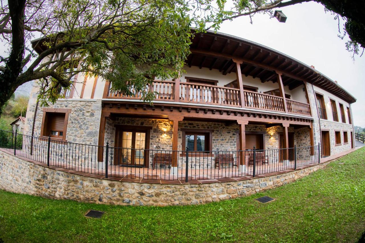 Apartamentos Los Picos De Europa Colio 外观 照片