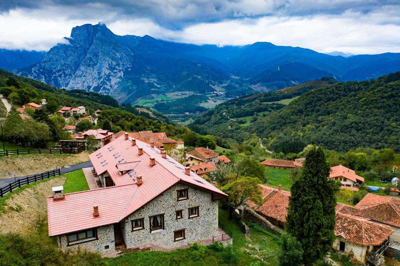 Apartamentos Los Picos De Europa Colio 外观 照片