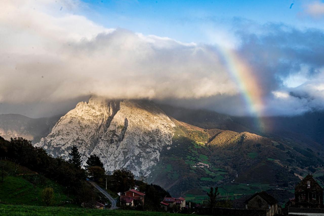 Apartamentos Los Picos De Europa Colio 外观 照片