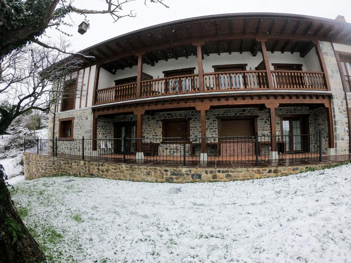 Apartamentos Los Picos De Europa Colio 外观 照片
